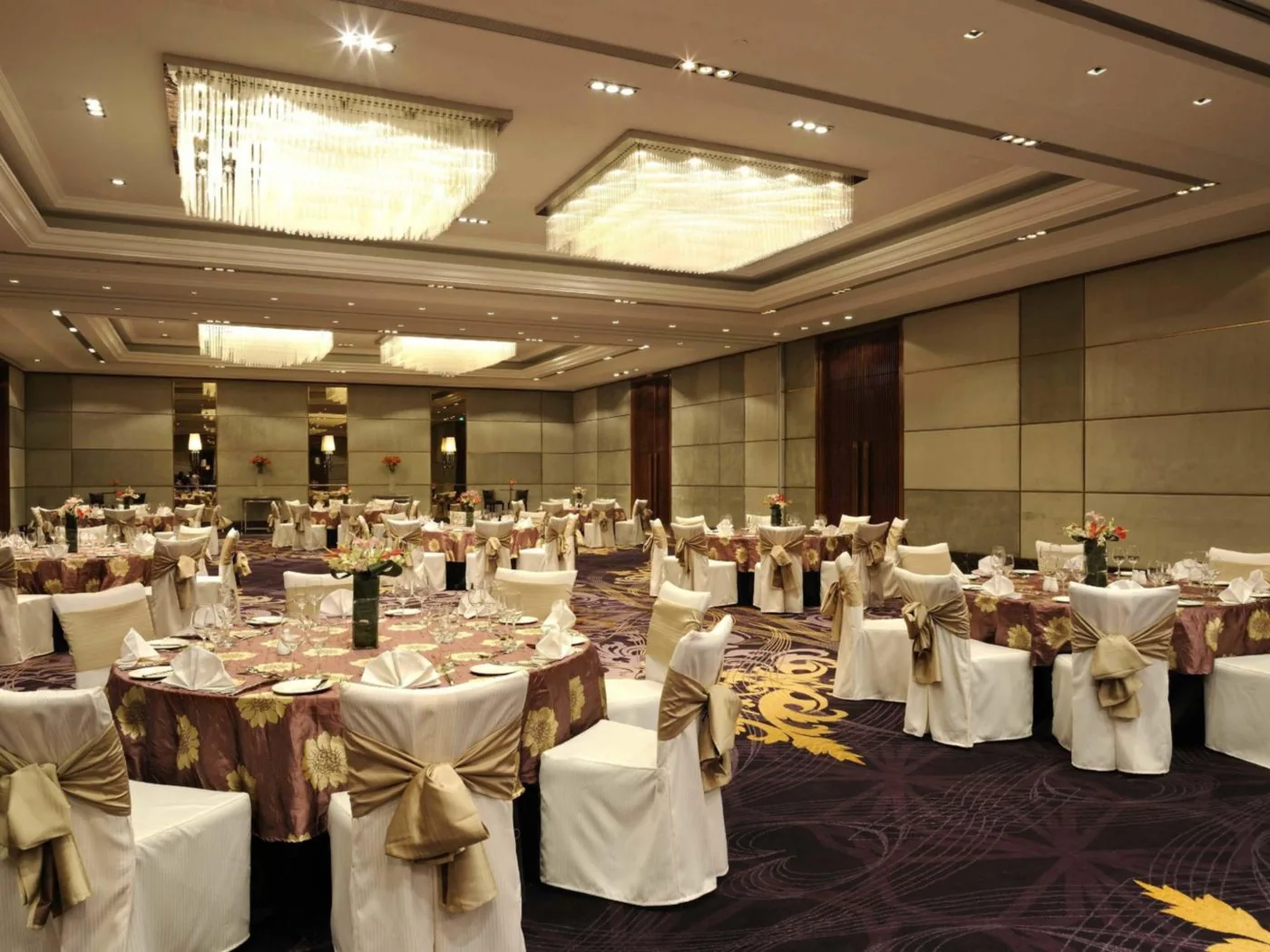 Ballroom at Holiday Inn Mayur Vihar, Delhi